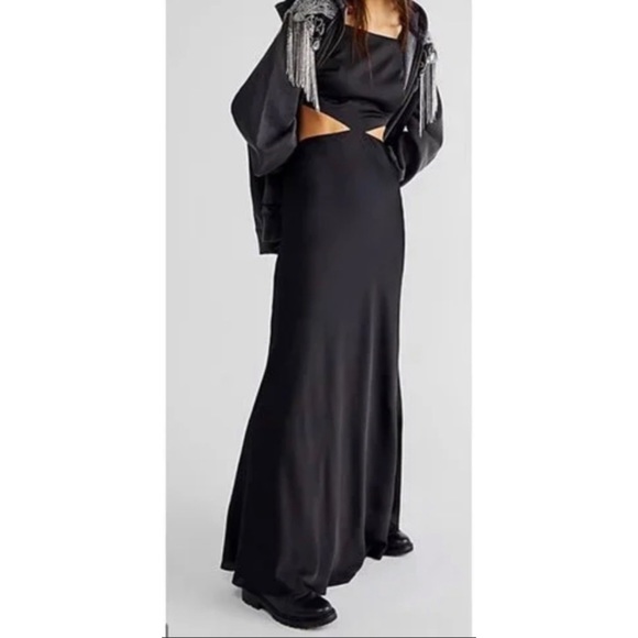 Free People x Fame & Partners Liv Maxi
Sexy Cut Out Dress size 8 - Picture 2 of 7
